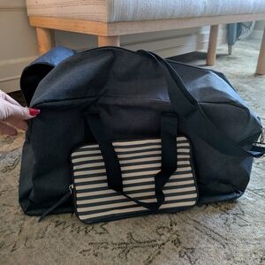Elegant Black Duffel Bag with Striped Accent, DSW Brand, New Without Tags